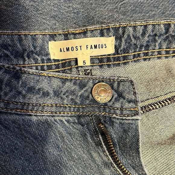 NWT size 5 Almost Famous Wide leg jeans - Picture 3 of 7